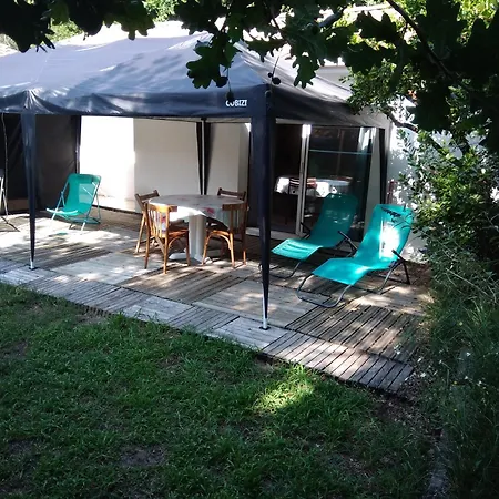 بيت للعطل T1 47m2 + Jardin 60m2 لا تاسْتْ دو بوك